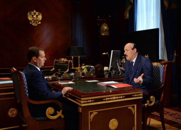 Глава Дагестана рассказал Д. Медведеву о строительстве детсадов по современным стандартам